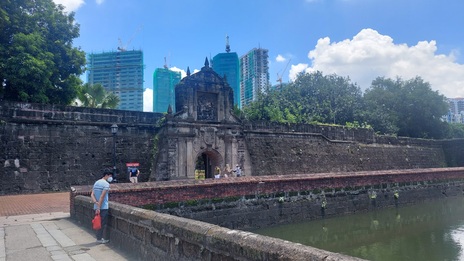 Intramuros free walking tour